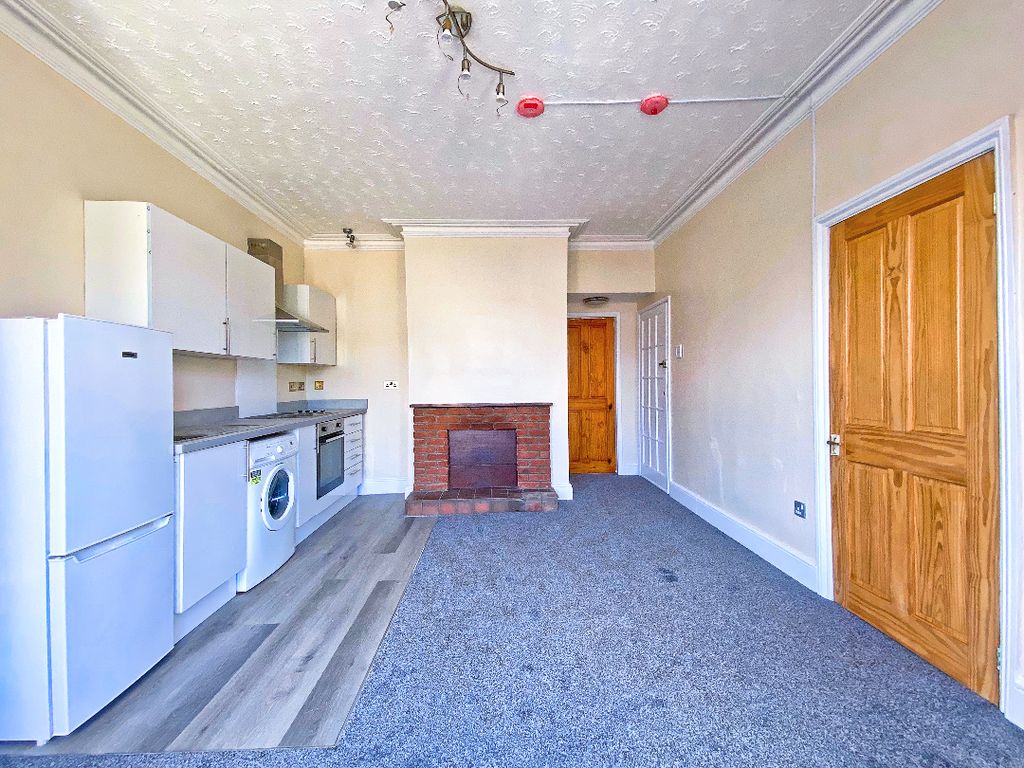 Property photo 3 of 7 3