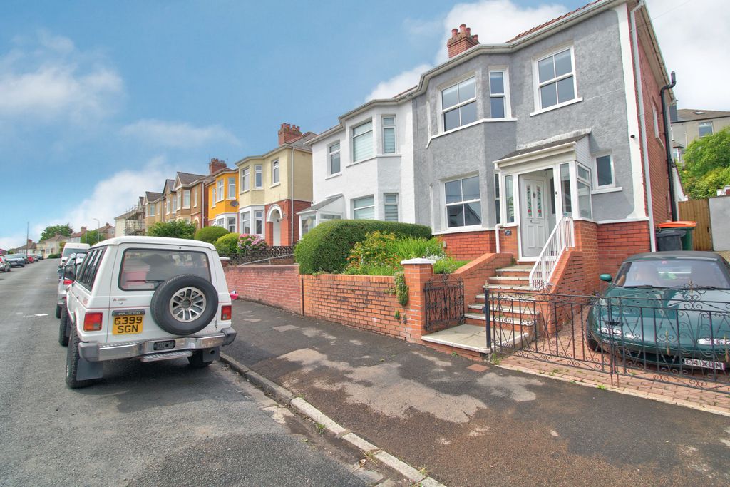 Property photo 1 of 25 218Fa295-88C6-44F9-86Ad-5Edd7C07F679