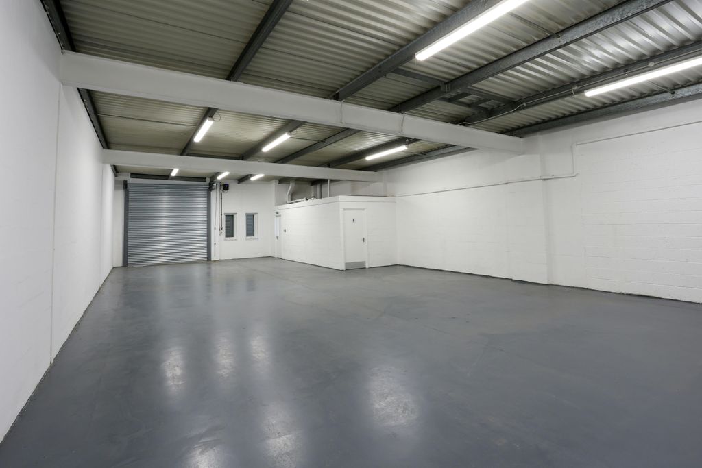 Property photo 2 of 4 23525  Washford Ind Est Ground 43.Jpg