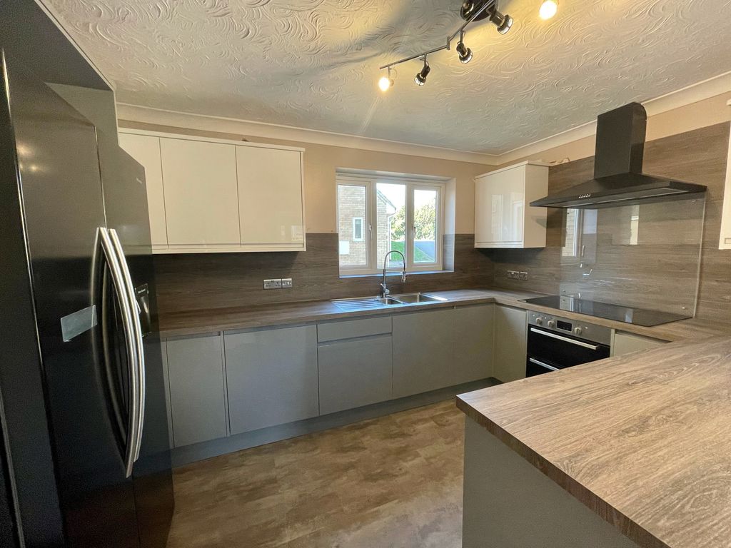 Property photo 2 of 21 Image