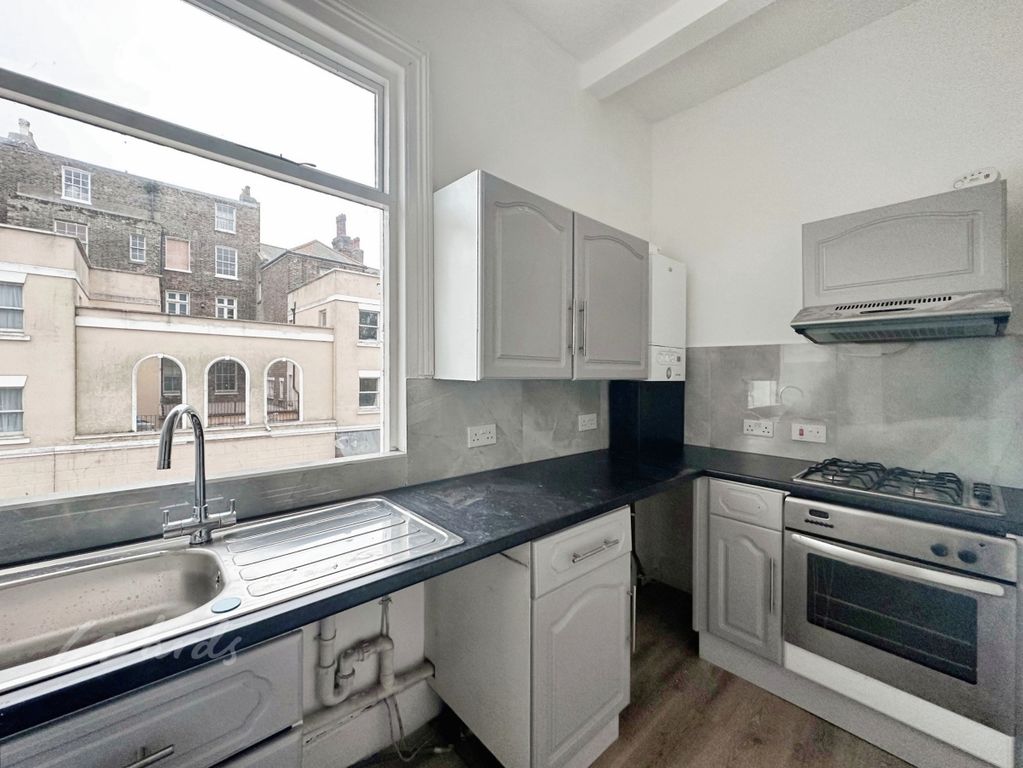 Property photo 3 of 8 Clifton Lawn Kitc...