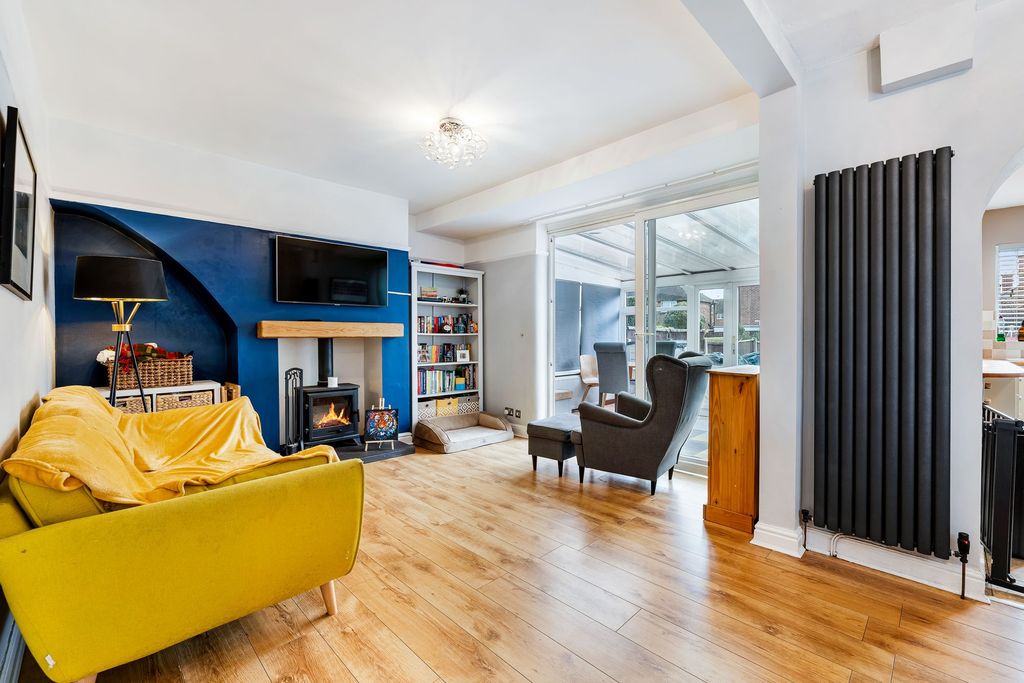 Property photo 3 of 23