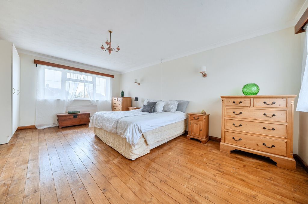 Property photo 2 of 38 Bedroom