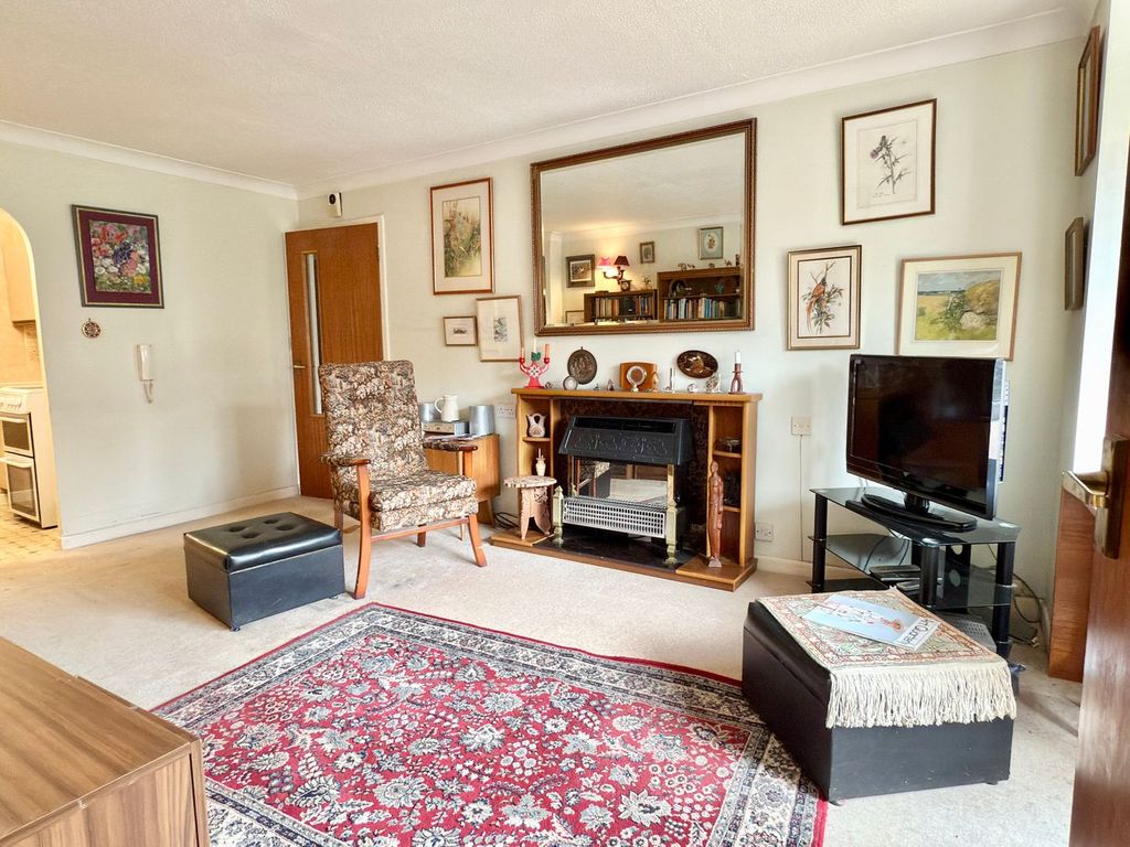 Property photo 2 of 10