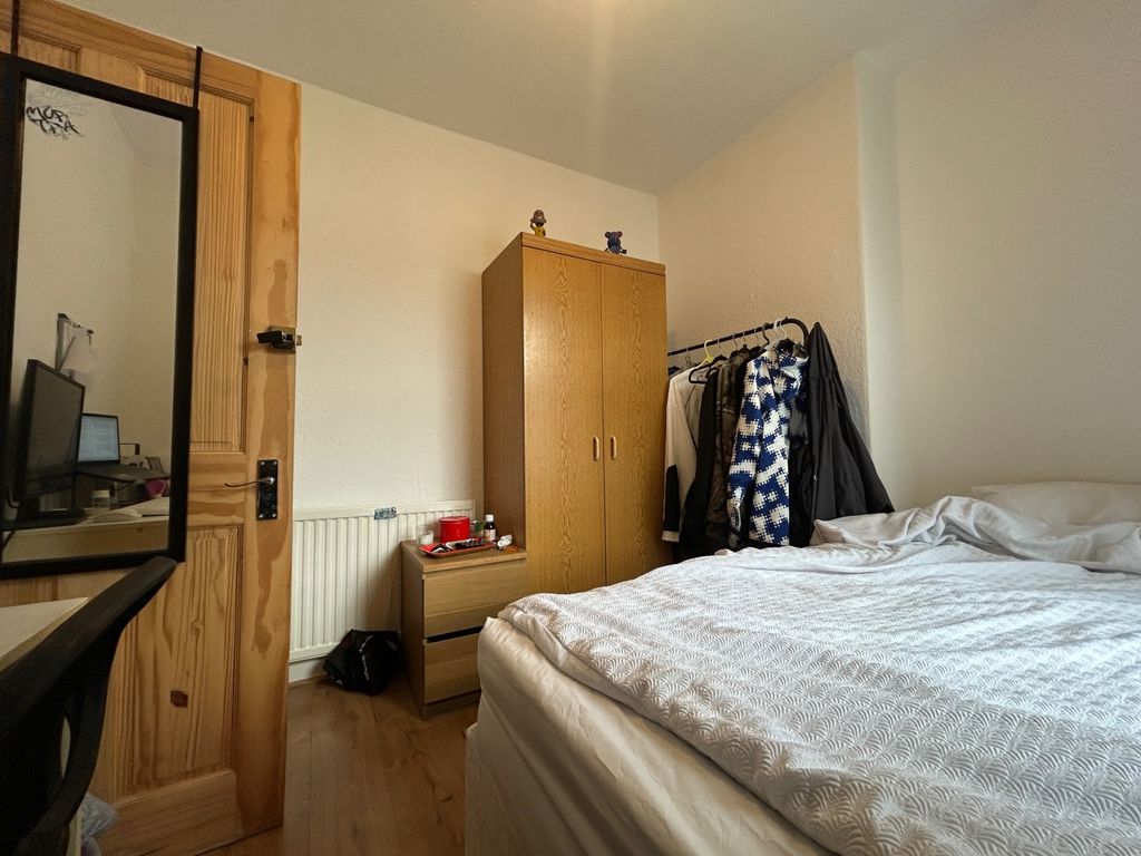 Property photo 3 of 7 Treharris Ffm