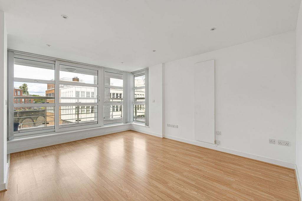 Property photo 2 of 16 Reception Room