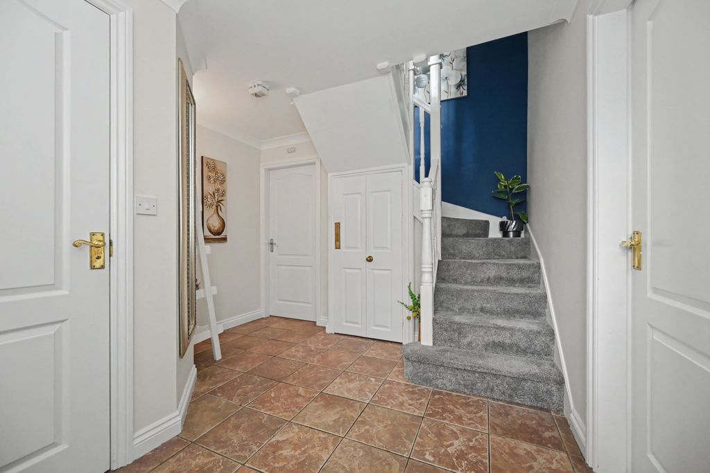 Property photo 2 of 29