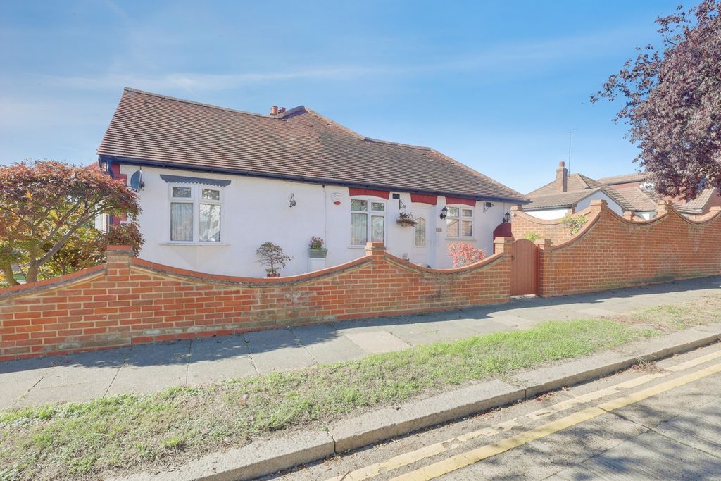 Property photo 2 of 23