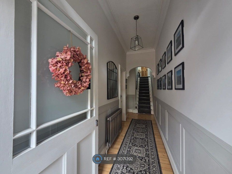 Property photo 2 of 35