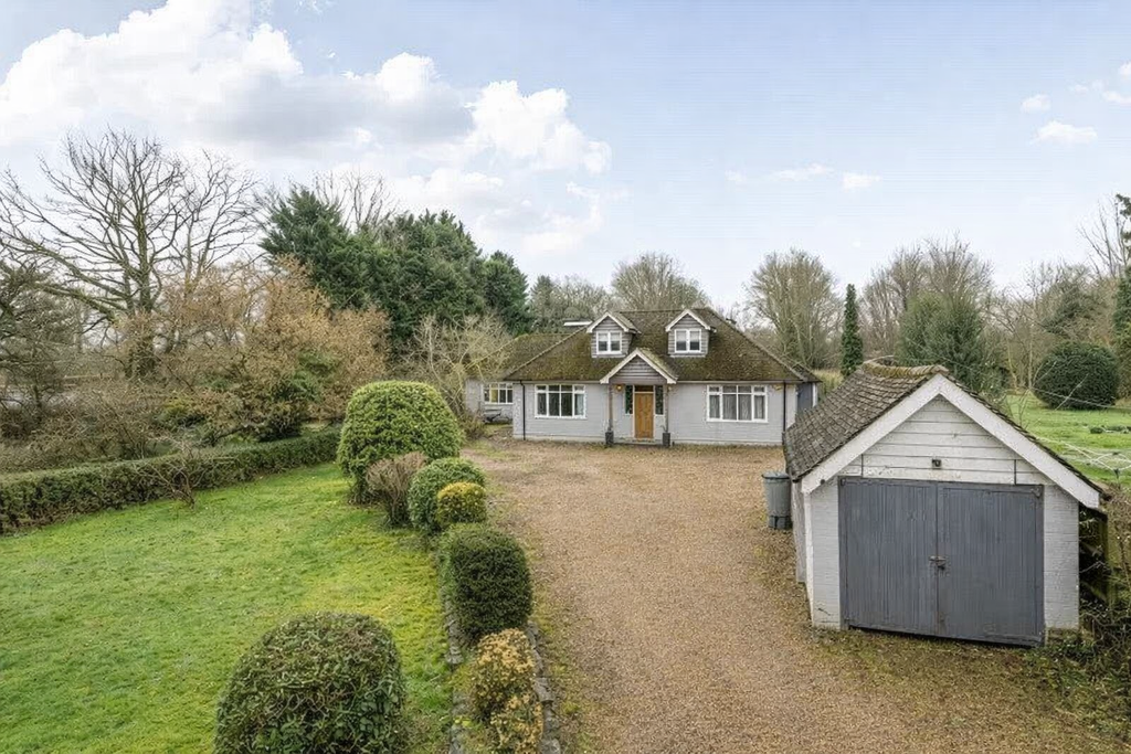 Property photo 1 of 32