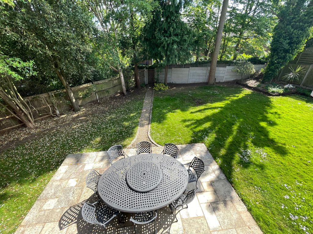 Property photo 2 of 20