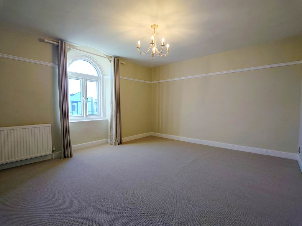 Property photo 3 of 11 Sitting Room