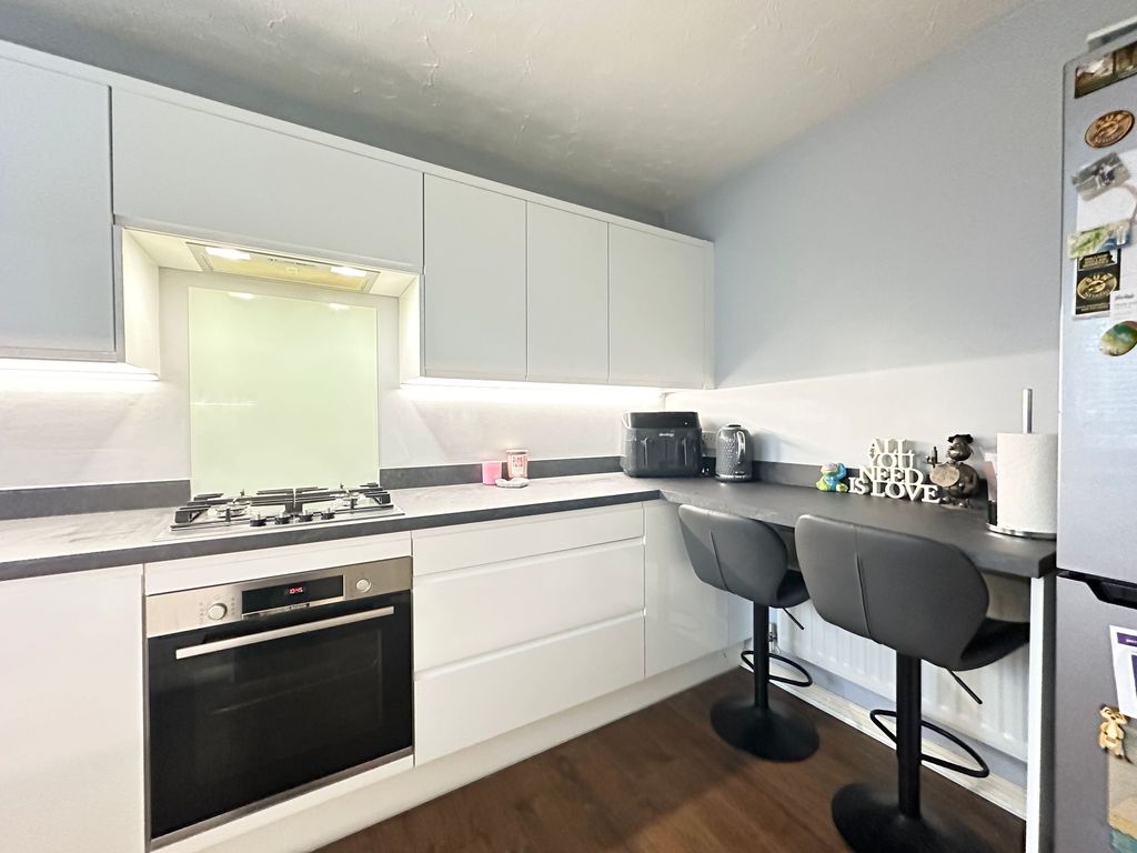 Property photo 3 of 15 Kitchen