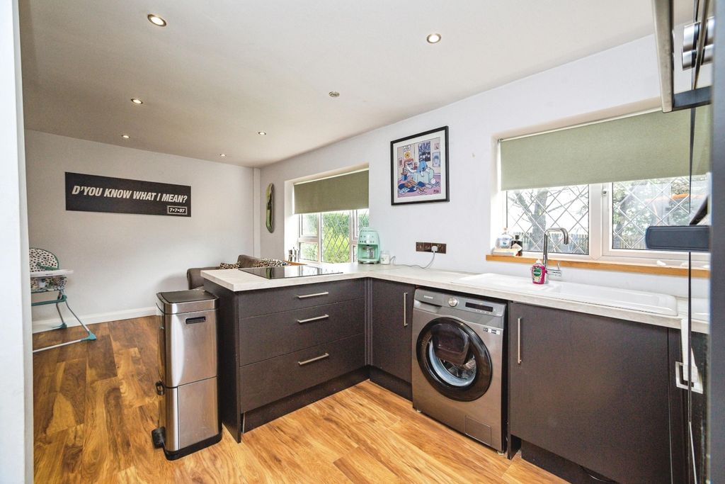 Property photo 3 of 18 Pbox-Img.Jpg