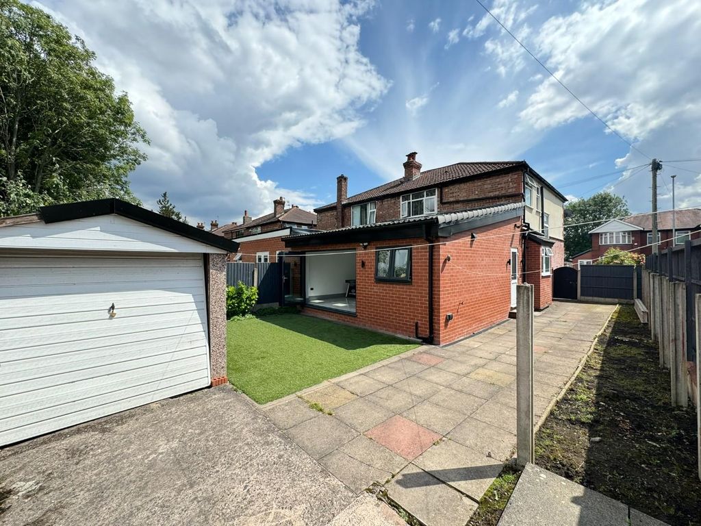 Property photo 3 of 27