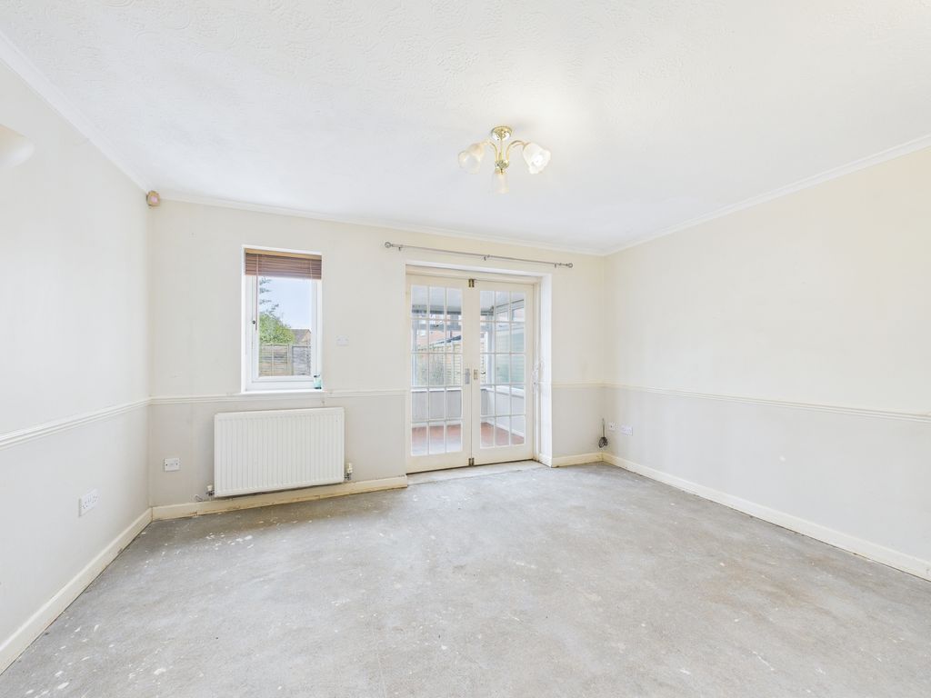 Property photo 2 of 17 Lounge