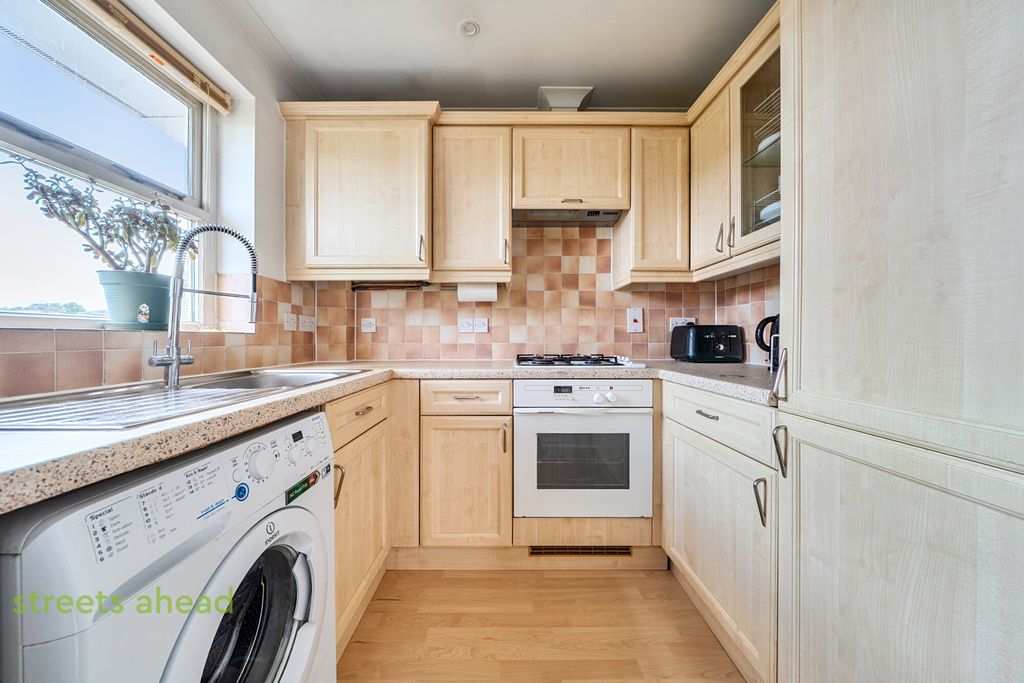 Property photo 3 of 17 7029Cbf9-2278-44B...