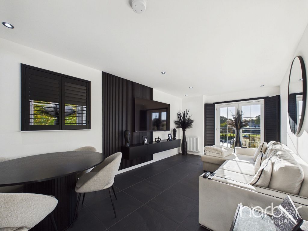 Property photo 2 of 12 5900994
