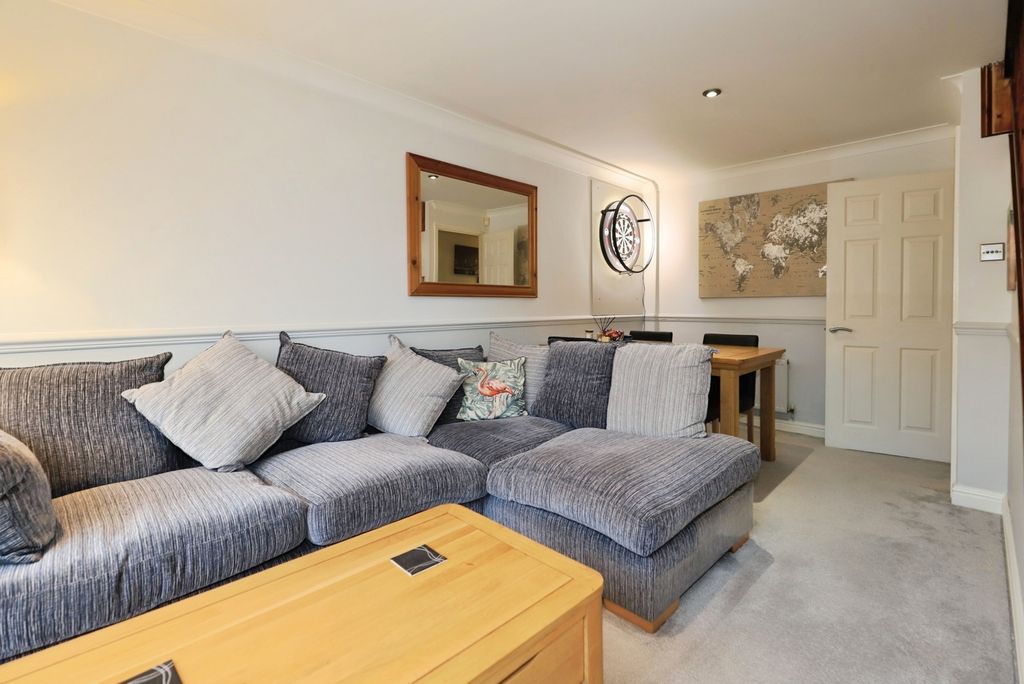 Property photo 3 of 17 Pbox-Img.Jpg