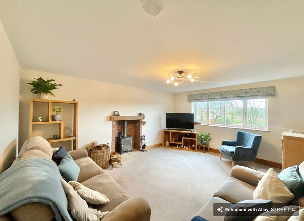 Property photo 3 of 31