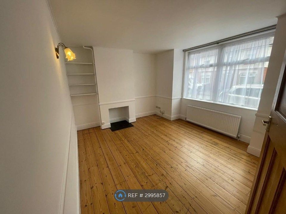 Property photo 2 of 9