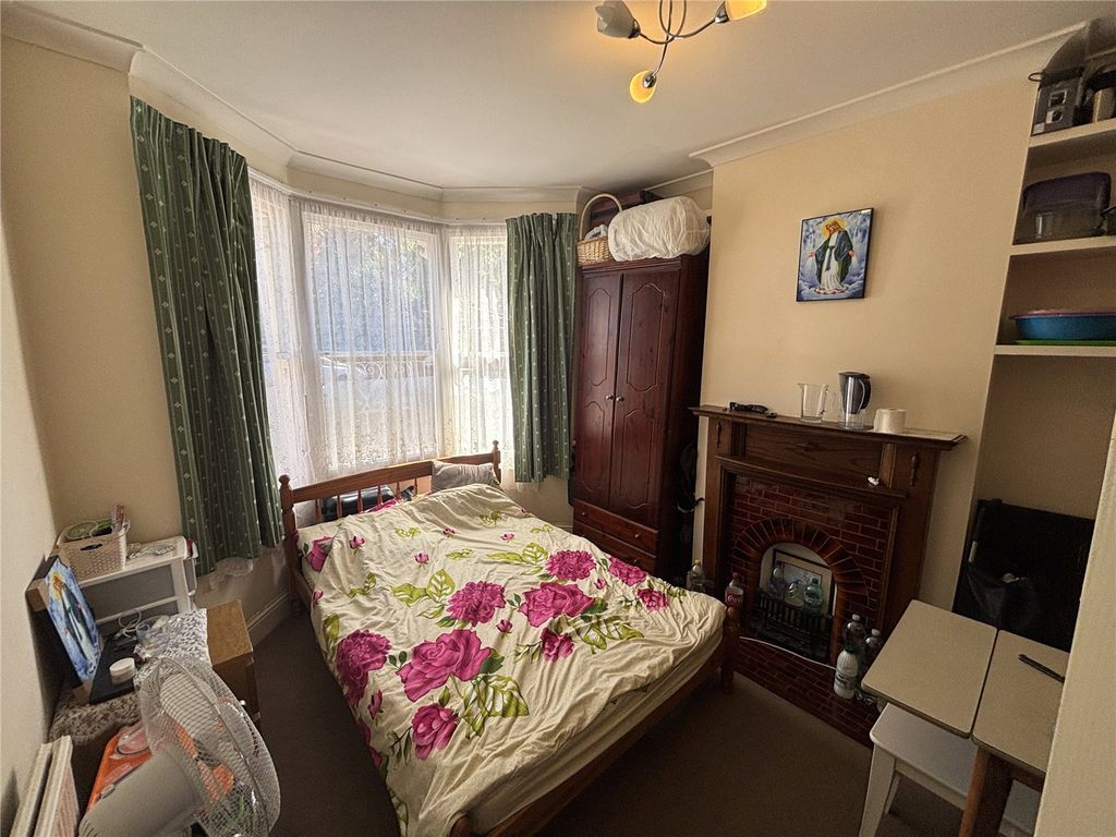 Property photo 2 of 16 Picture No. 13