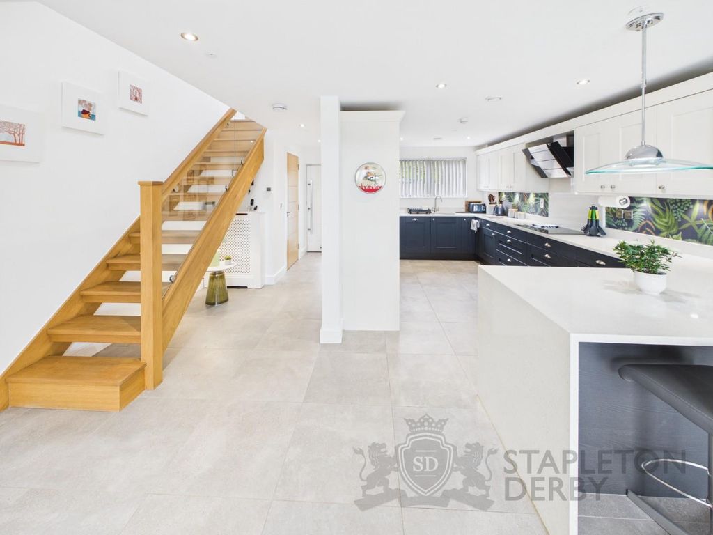 Property photo 3 of 58 Cam04720G0-Pr0210-Still042.Jpg