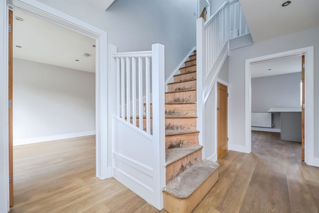 Property photo 3 of 23