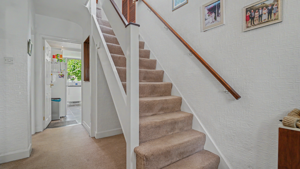 Property photo 2 of 27