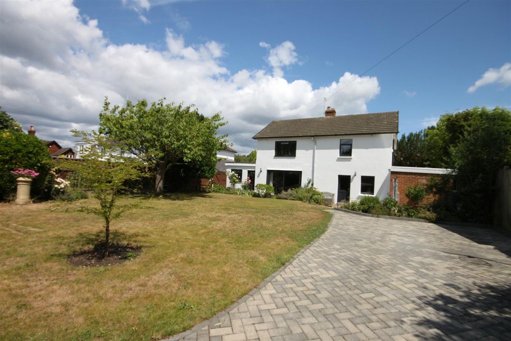 Property photo 1 of 15 Driveway.Jpg