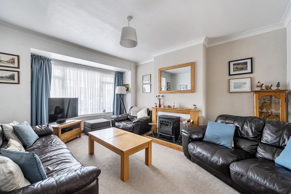 Property photo 2 of 15 1493027-10-6A5111...