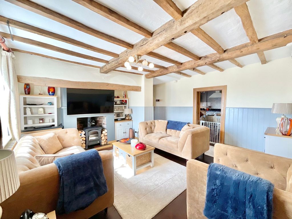 Property photo 3 of 31