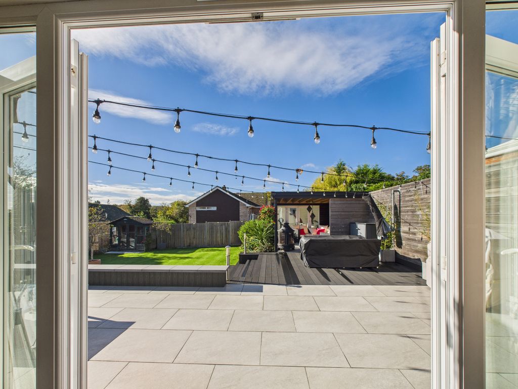 Property photo 3 of 27 Garden 1