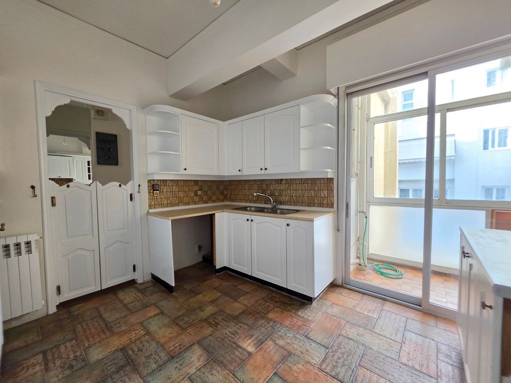Property photo 1 of 20 - Apartment For Sale, Piraiki - Chatzikyriakio, 103 Sq.m., €250.000