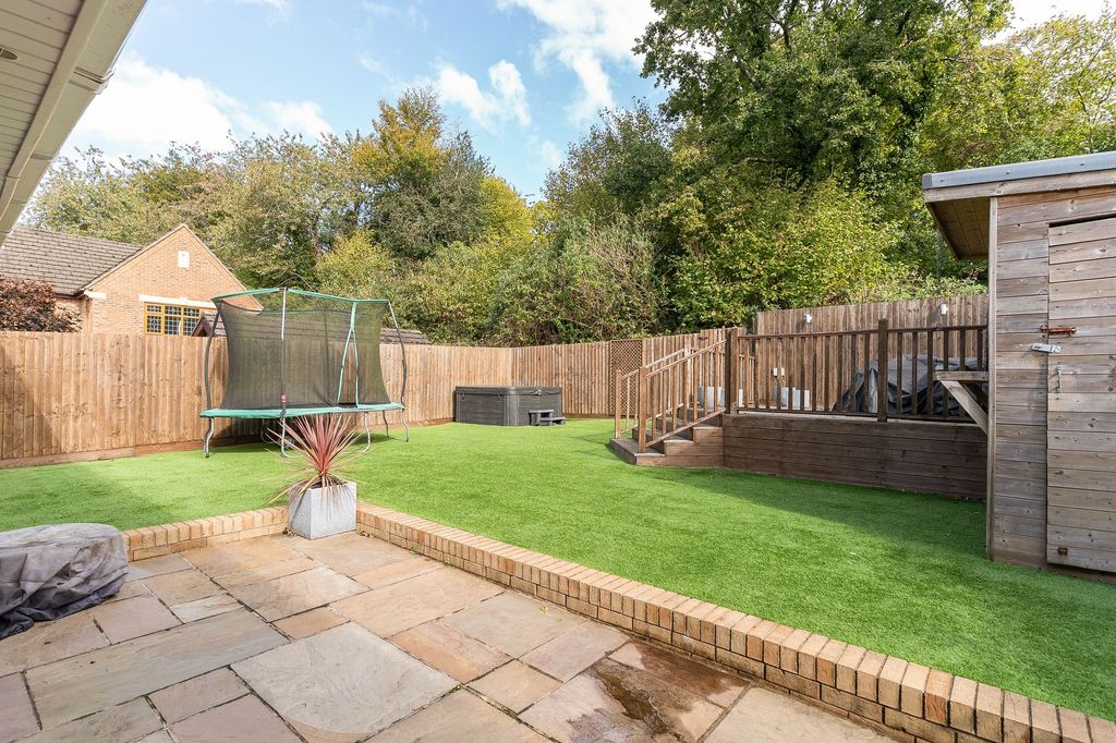 Property photo 2 of 25