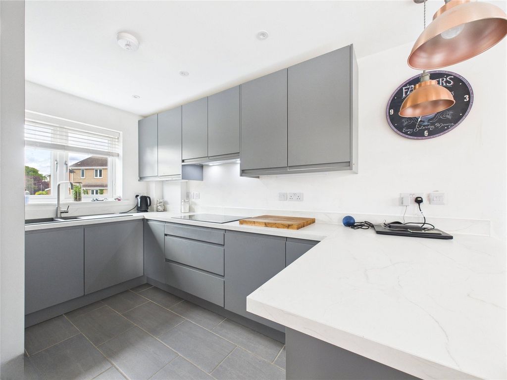 Property photo 2 of 11 2 - Image