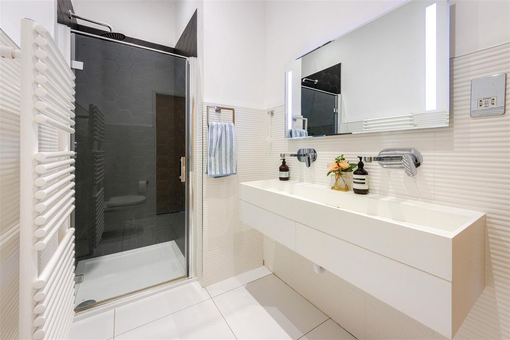 Property photo 3 of 16 0010.Jpg