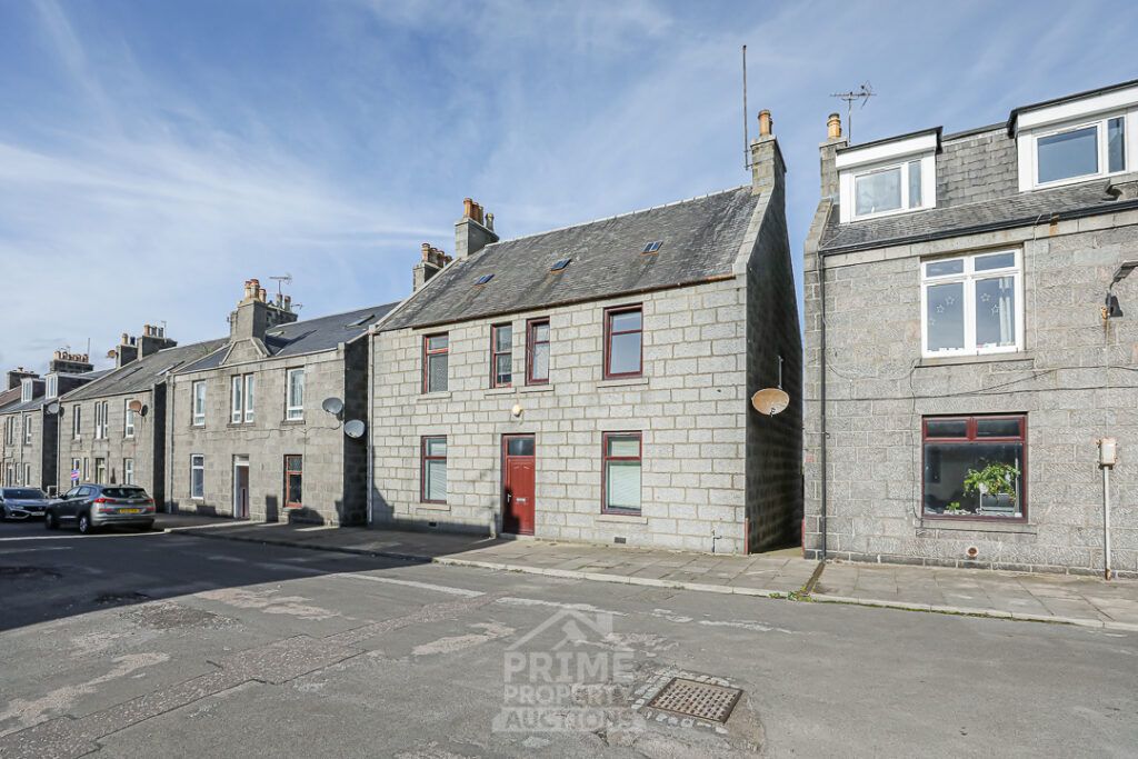 Property photo 1 of 42