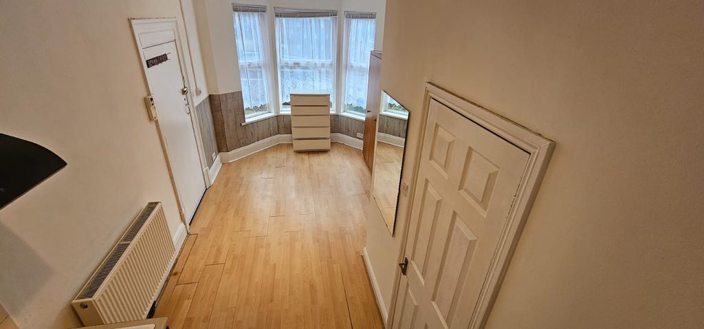 Property photo 1 of 4