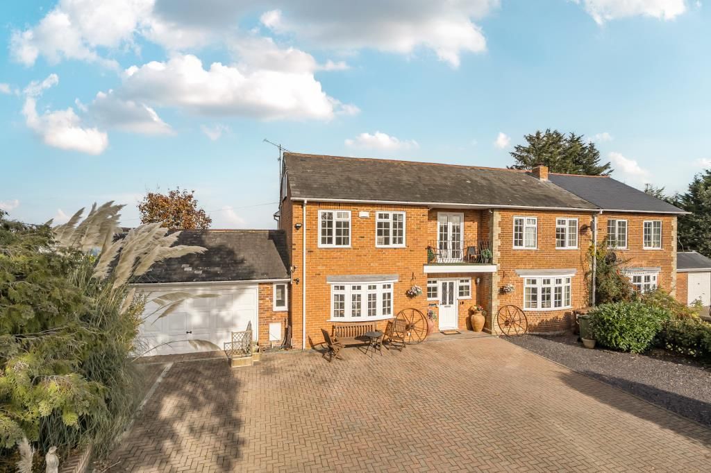 Property photo 1 of 36 External View