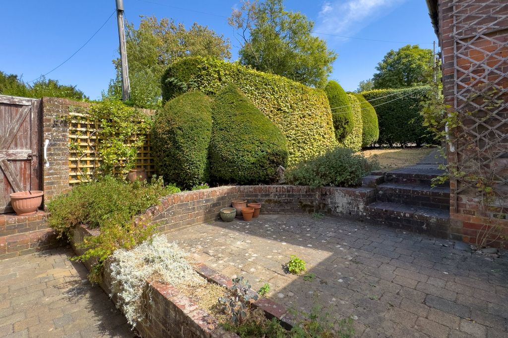 Property photo 3 of 25