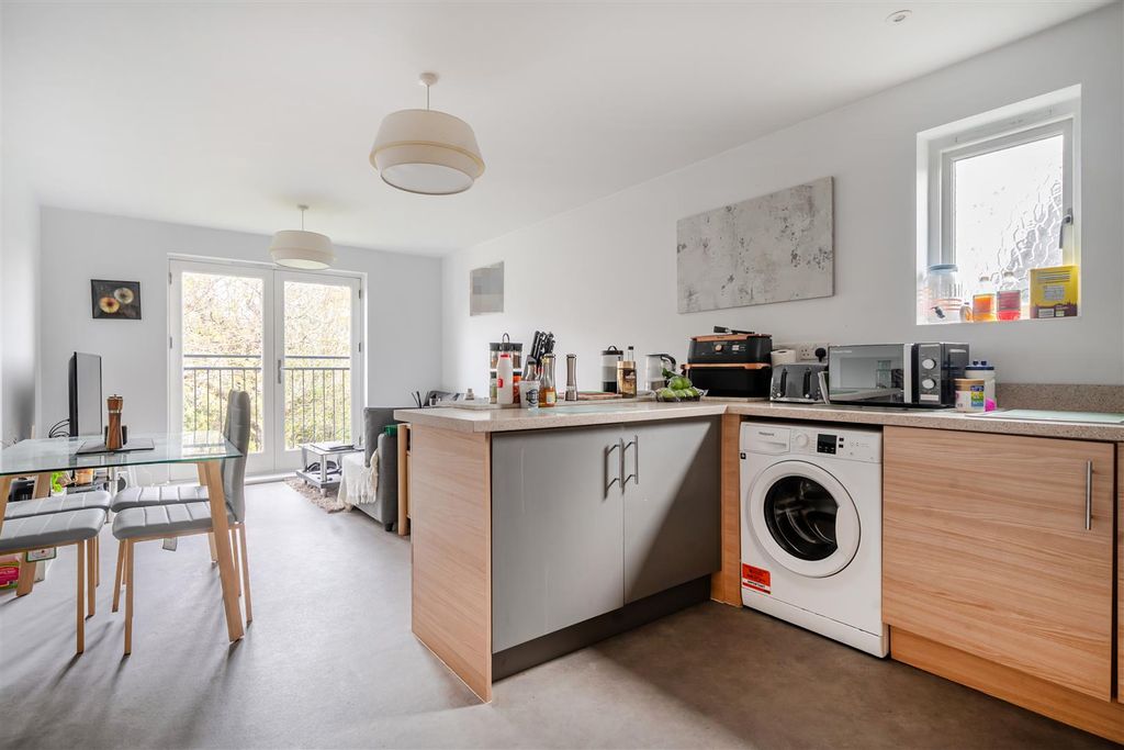 Property photo 2 of 14 Kitchen