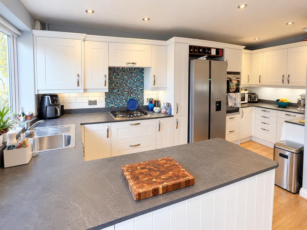 Property photo 2 of 23 Coopers Estate Agents