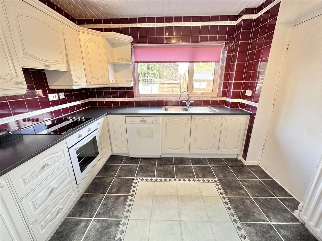 Property photo 3 of 19 Kitchen.Jpg
