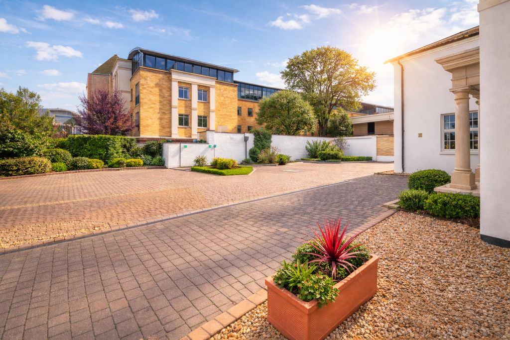 Property photo 2 of 10