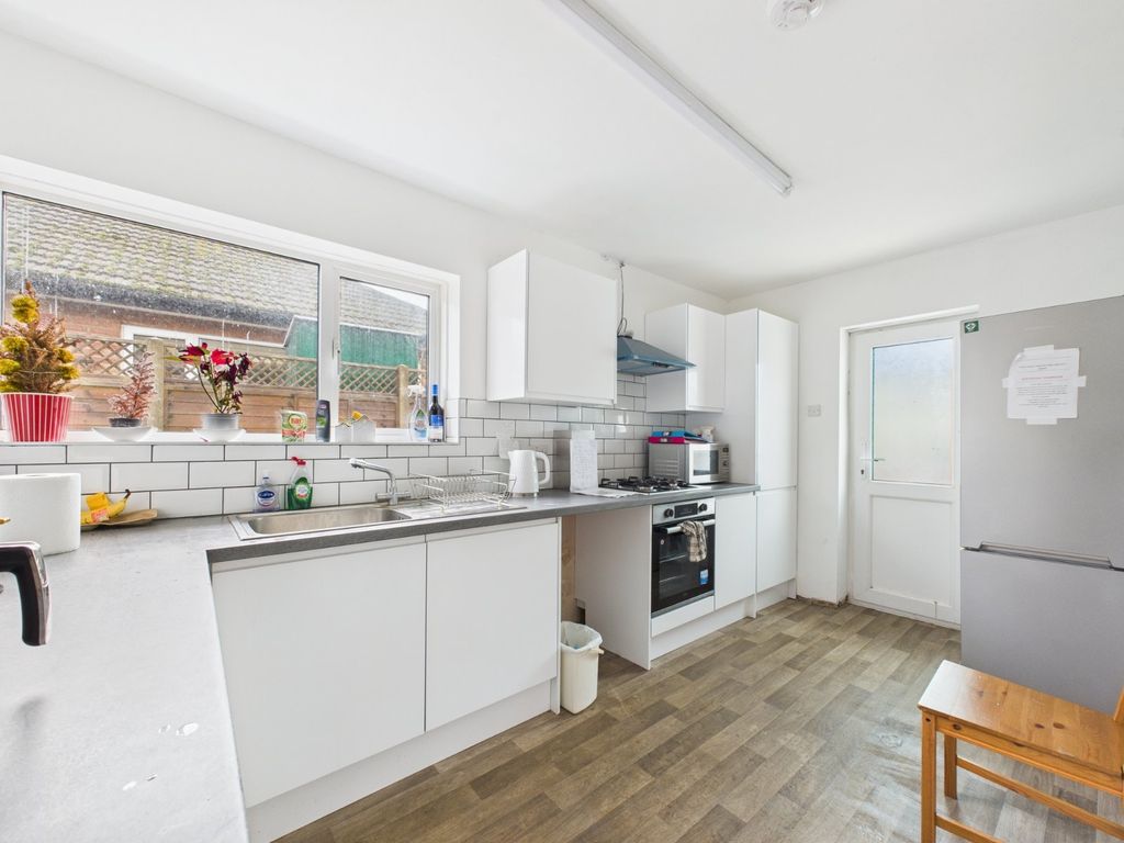 Property photo 2 of 15 Kitchen