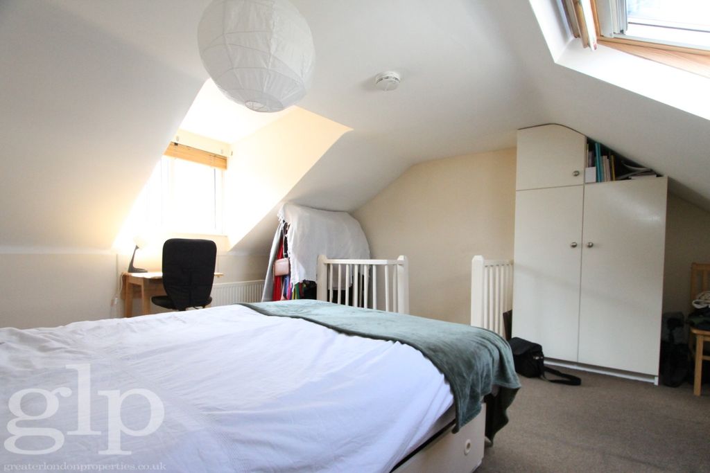 Property photo 2 of 8 2395354