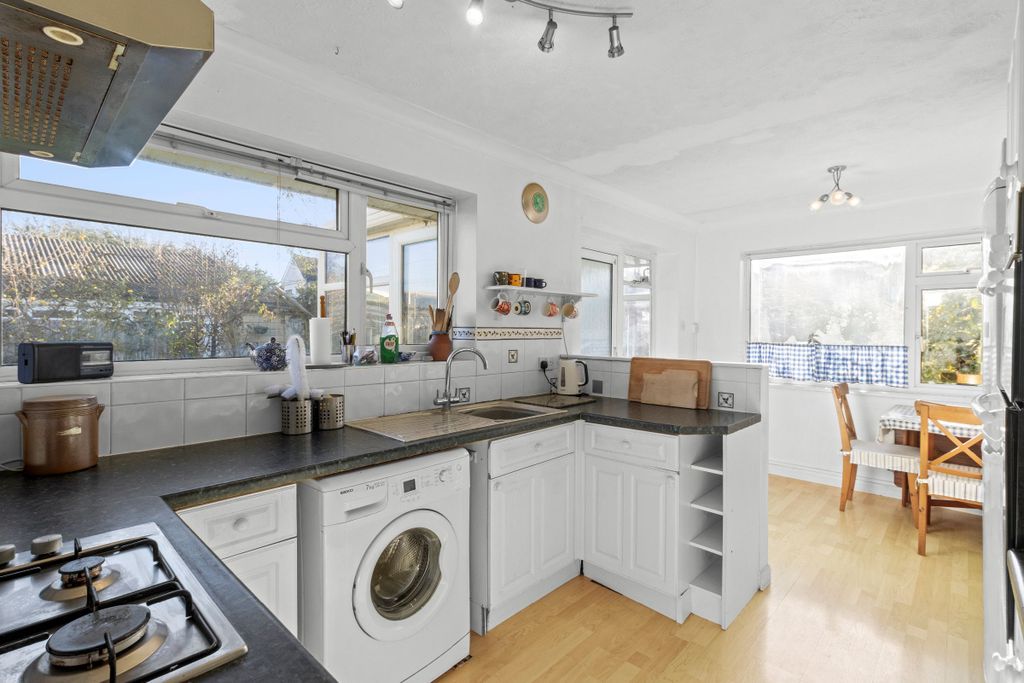 Property photo 2 of 39