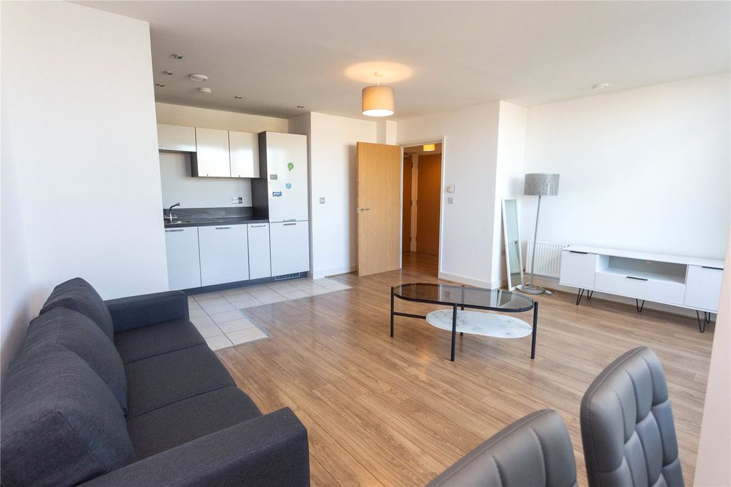 Property photo 2 of 14 Picture No. 16