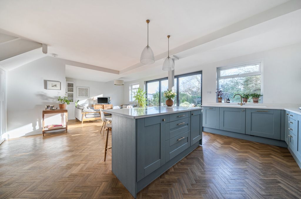 Property photo 3 of 28 1383002-7-6920A4E...